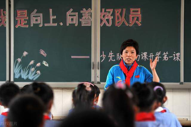 下半场，巴雷拉再入一球，卡巴怒喷裁判染红。